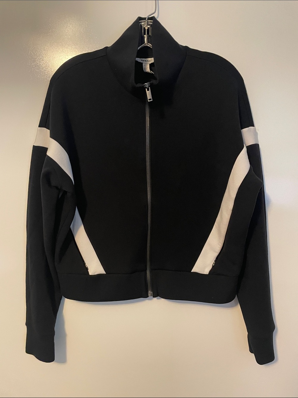 Spanx Jacket Womens Medium Black AirEssentials Full Zip Jersey Striped Relaxed